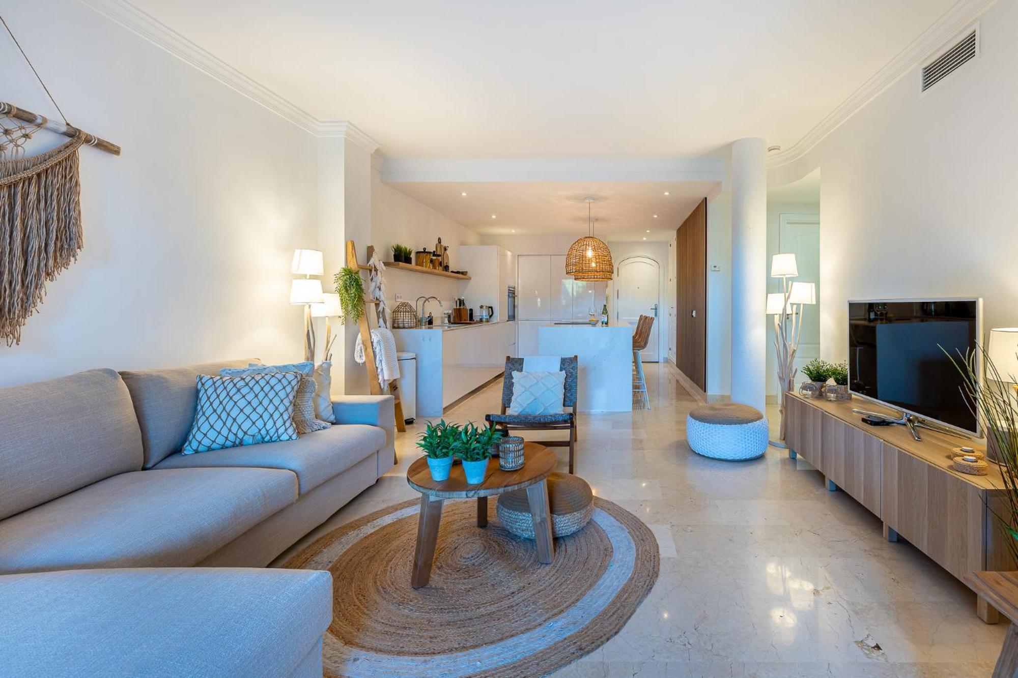 Casa Joy Elviria, Ibiza Style With 70 Sqm Terrace Lejlighed *