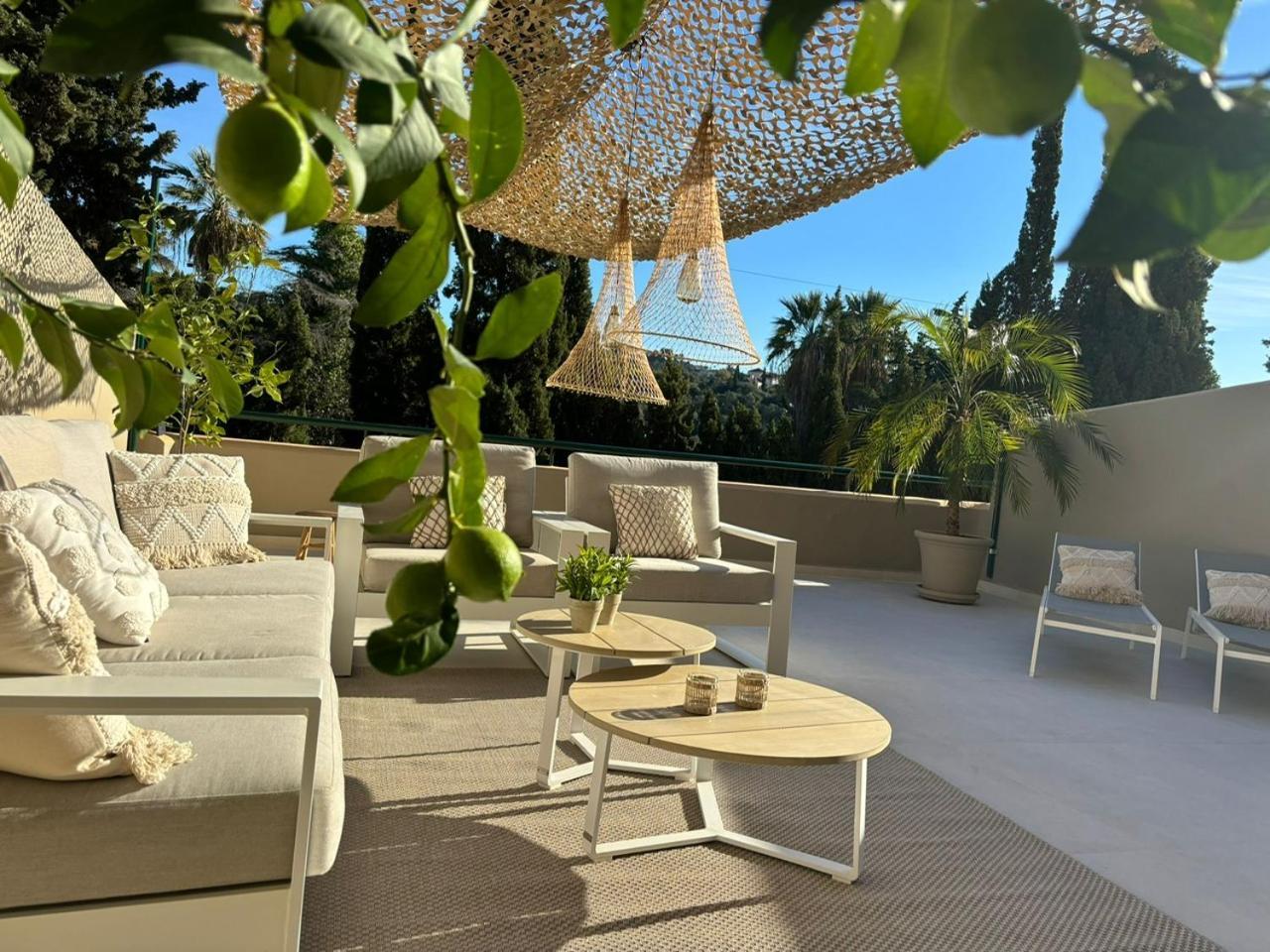 Casa Joy Elviria, Ibiza Style With 70 Sqm Terrace Lejlighed